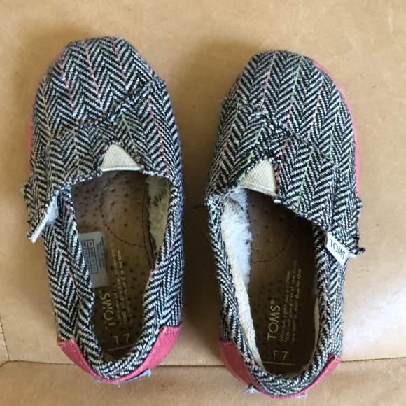 TOMS Herringbone T7 Toddler shoes - Picture 2 of 5